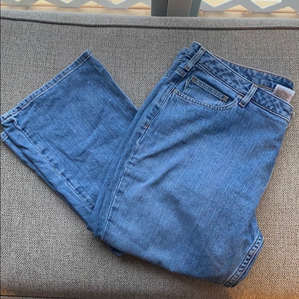 Woman’s carhartt curvy fit jeans
